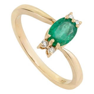 14k Yellow Gold Oval-Cut Natural Emerald & Diamond Promise Ring Size 5.5 For Sale