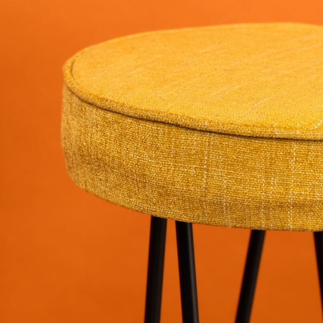 Mid-Century Modern High Bar Stools in Black Iron with Brass and Mustard, 1950s, Set of 2 For Sale - Image 4 of 5