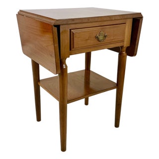 1970s Vintage Americana Federal Traditional Teak Drop Leaf Side Table. For Sale