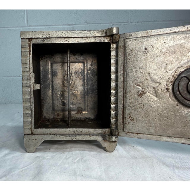 1910s Antique Original 1900s Cast Iron Columbus Star Safe Lock Deposit Coin Still Bank For Sale - Image 5 of 12