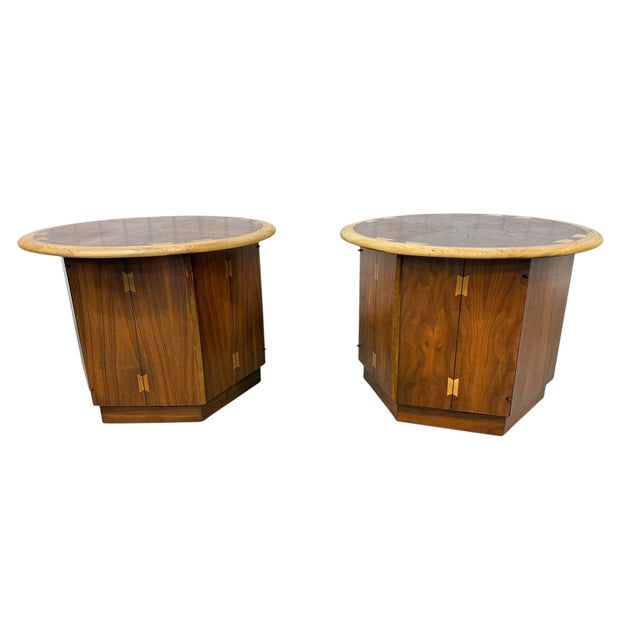 Lane Furniture Mid-Century Modern Lane Acclaim Round Walnut Side Tables - Set of 2 - Refinished For Sale - Image 4 of 8