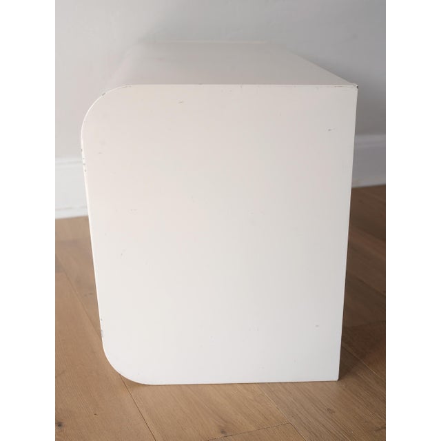 Vintage 1950s MCM Morton Kelvinator White Metal Short Kitchen Wall Cabinet For Sale In San Francisco - Image 6 of 10