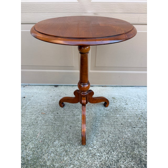 Late 20th Century Ethan Allen American Colonial Cherry Wood Side Table For Sale In South Bend - Image 6 of 10