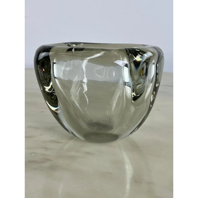 Large Murano glass ashtray of the mid -century, Italian 60s design Intact and in good condition. Small scratches on the...
