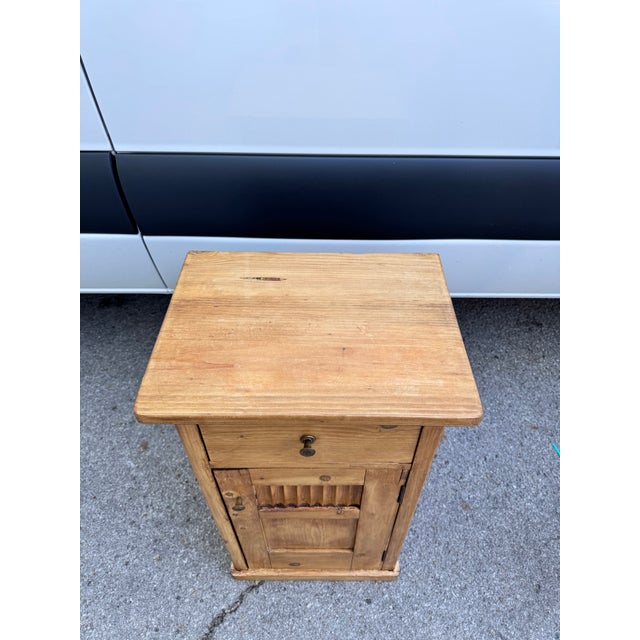 American 19th Century Pine Side Table For Sale - Image 3 of 10