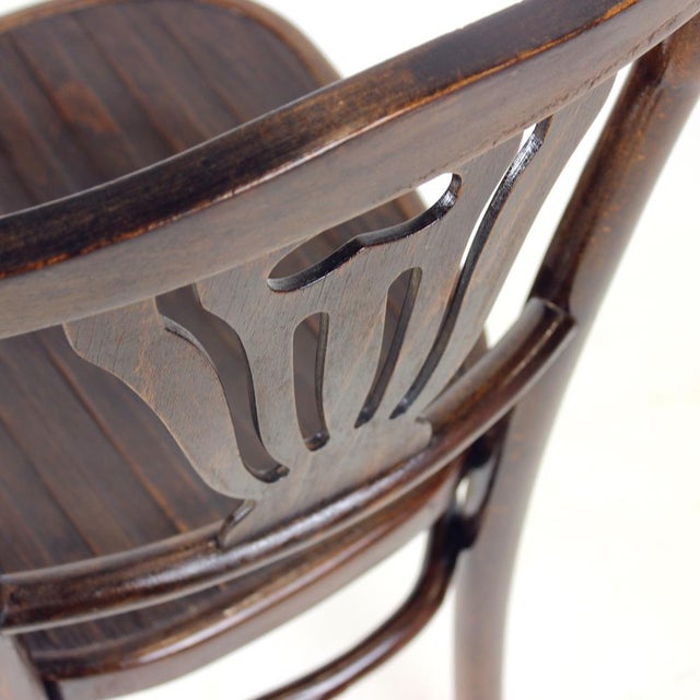 Vintage Bistro Chair in Oak from Ton, Czechoslovakia, 1950s For Sale - Image 10 of 12