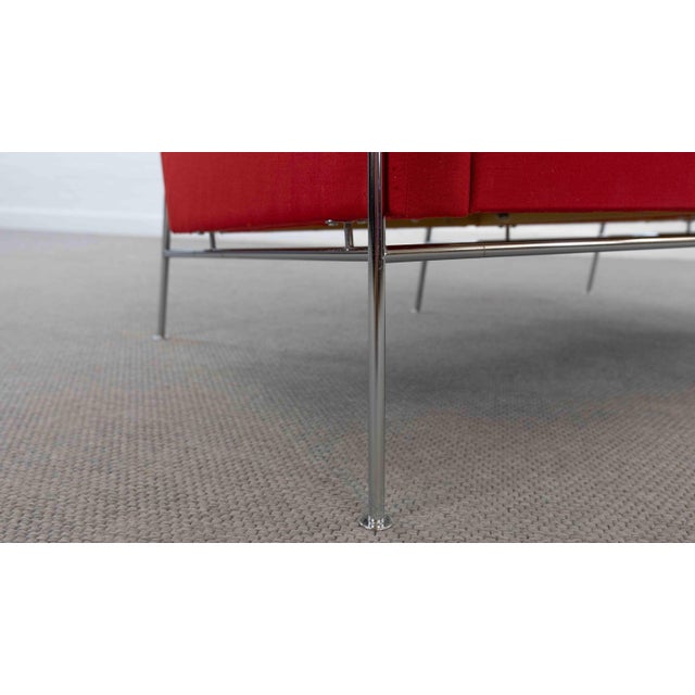 Model 3300 Airport Sofa by Arne Jacobsen for Fritz Hansen, 2002 For Sale - Image 18 of 18