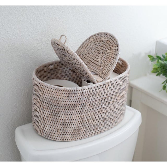 You deserve to furnish every room in your house in style. Keep your bathroom tidy and organized with this charming tissue...