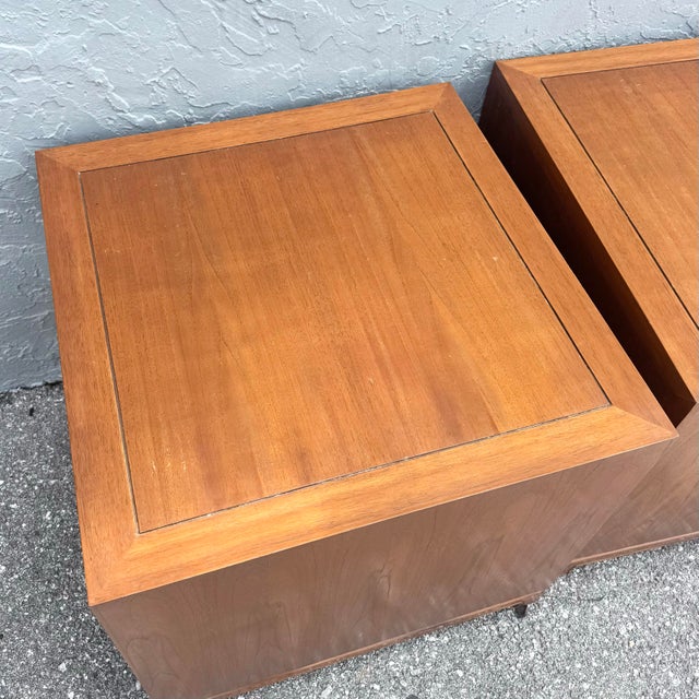 Taiwanese Walnut Cubic Side Tables/Nighstands by Ricardo Lynn - A Pair For Sale - Image 12 of 12