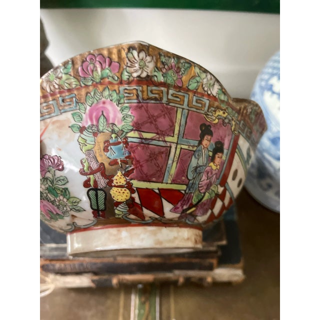 1940s Famille Rose Chinese Bowl For Sale In Chicago - Image 6 of 10
