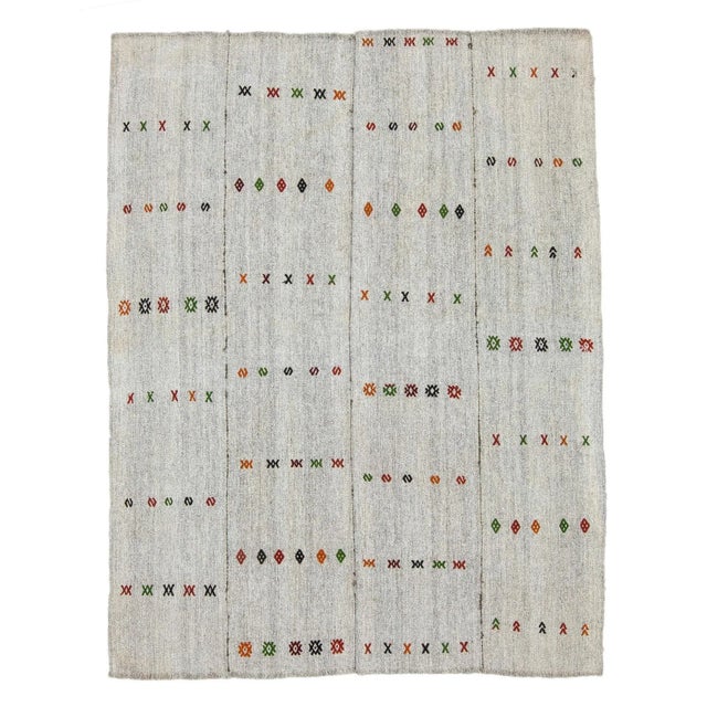 Textile 1960s Vintage Embroidered Gray Kilim Rug- 5′1″ × 6′7″ For Sale - Image 7 of 7