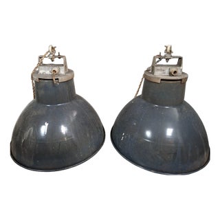 20th Century Industrial Pendant Lights in Enameled Sheet Metal, Set of 2 For Sale
