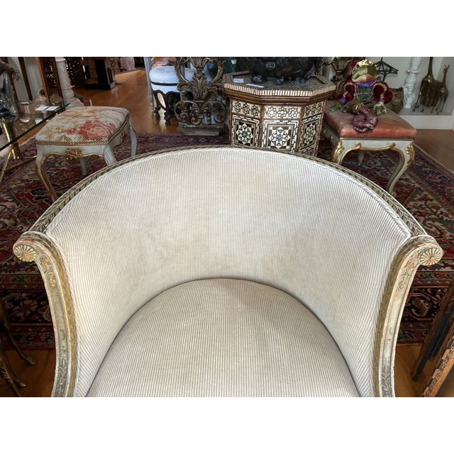 1920s French Louis XVI Style Chauffeuse For Sale - Image 4 of 9