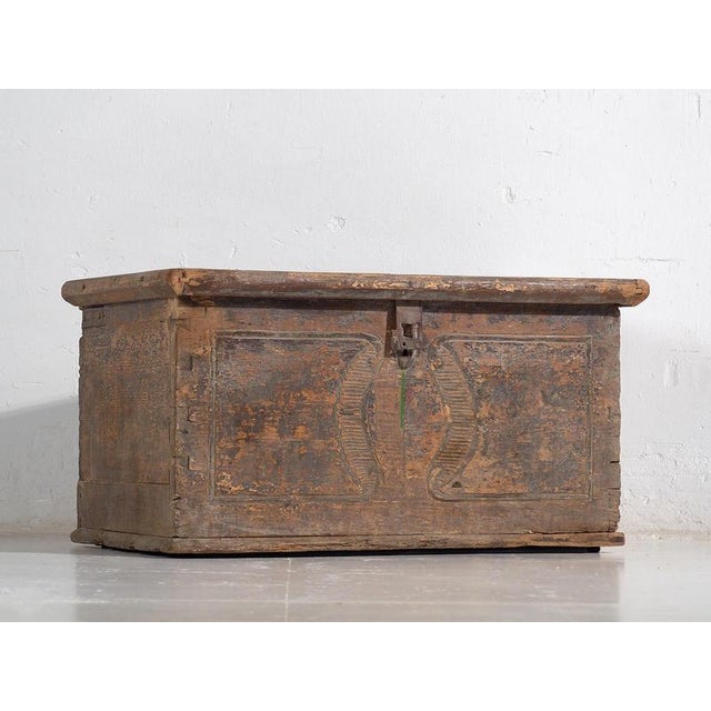 Antique solid wood chest (Year 1830) Dimensions: Width: 85 cm Depth: 49 cm Height: 45 cm Style: Rustic Materials and...