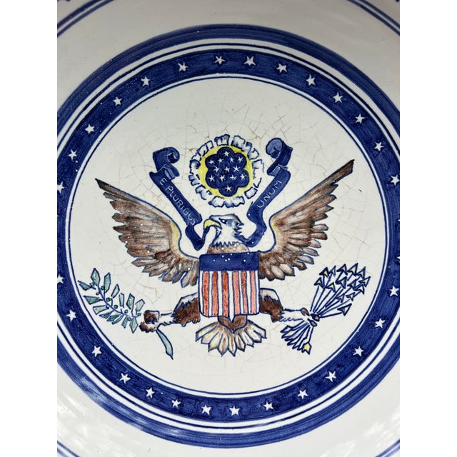 1990s Handpainted Bowl With the Seal of the United States "E Pluribus Unum" ("Out of Many, One") For Sale - Image 5 of 9