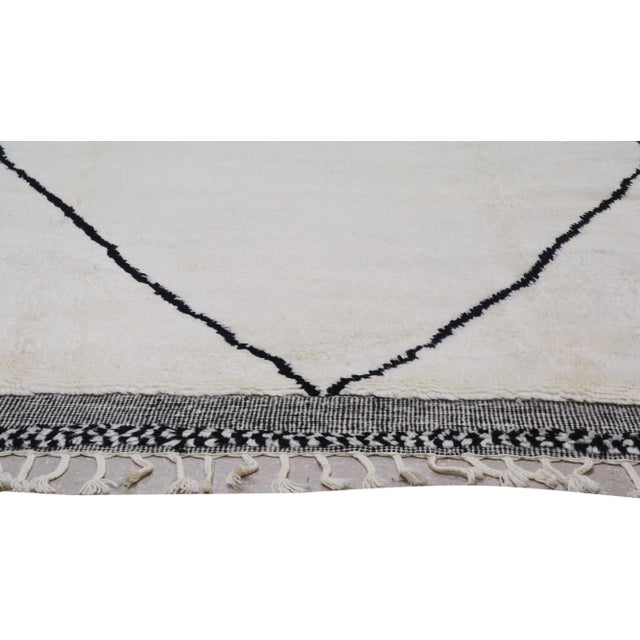 Contemporary Moroccan Aleph Hand Knotted Wool Rug, 9x12 For Sale - Image 4 of 6
