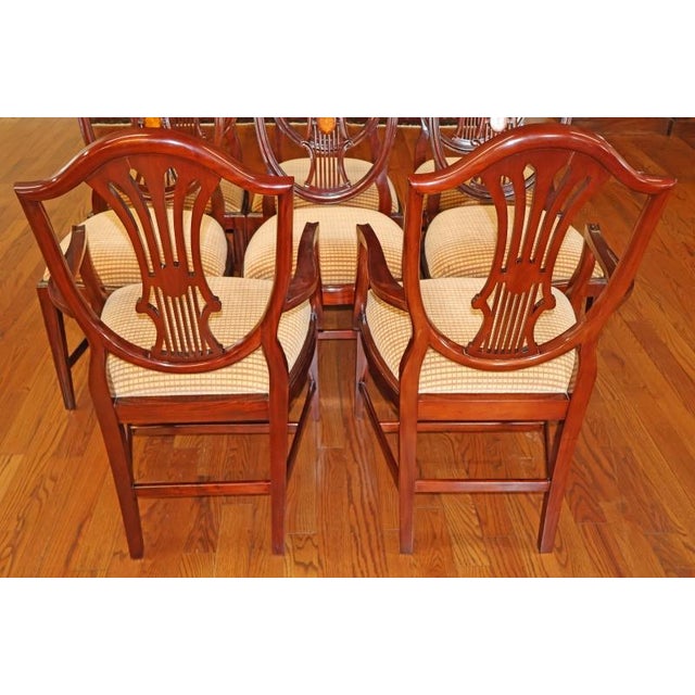 1990s Stunning Set of 8 Mahogany Inlaid Hepplewhite Regency Style Sheild Dining Chairs For Sale - Image 4 of 17