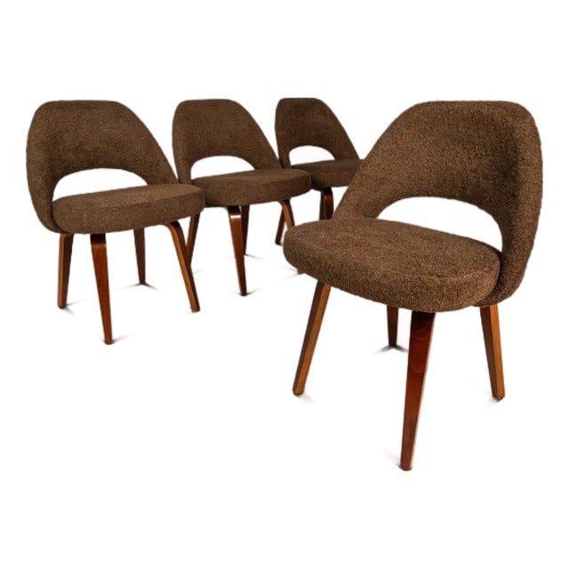 Set of Four (4) Early Mid-Century Modern Model 72c Armless Executive Chairs in New Bouclé Attributed to Eero Saarinen for Knoll, Usa, C. 1967 For Sale