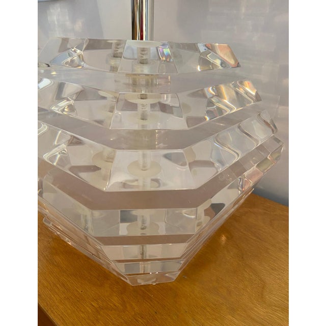 George Bullio 1970s George Bullio Stacked and Faceted Lucite Modernist Lamp For Sale - Image 4 of 4