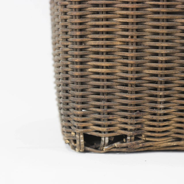 Vintage Woven Rattan Picnic Basket With Handle & Lid – Handwoven Storage & Décor For Sale - Image 9 of 11