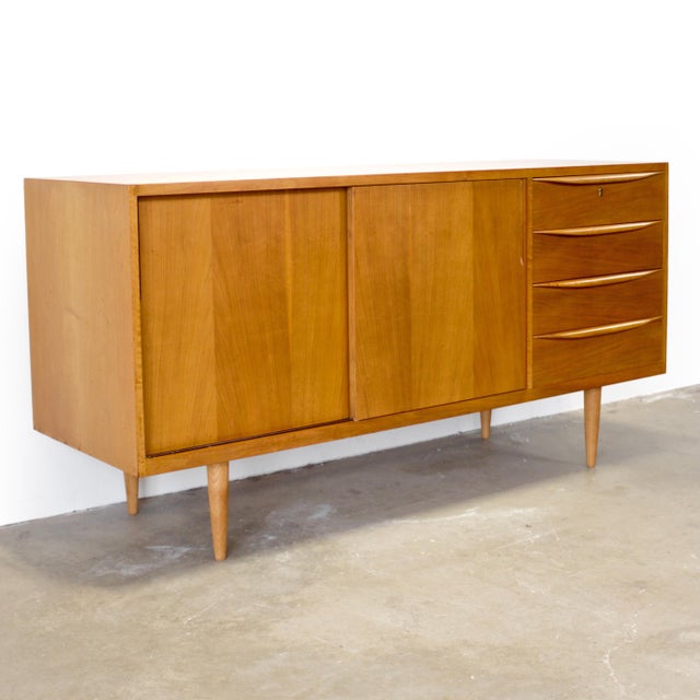 Wood 1950s Deutsche Werkstätten Hellerau Oak Sideboard Designed by Franz Ehrlich For Sale - Image 7 of 17