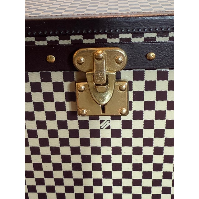Louis Vuitton Limited Edition Paperweight, Mini Vuitton Jewelry Box in the Shape of a Trunk, 2012 For Sale - Image 6 of 18