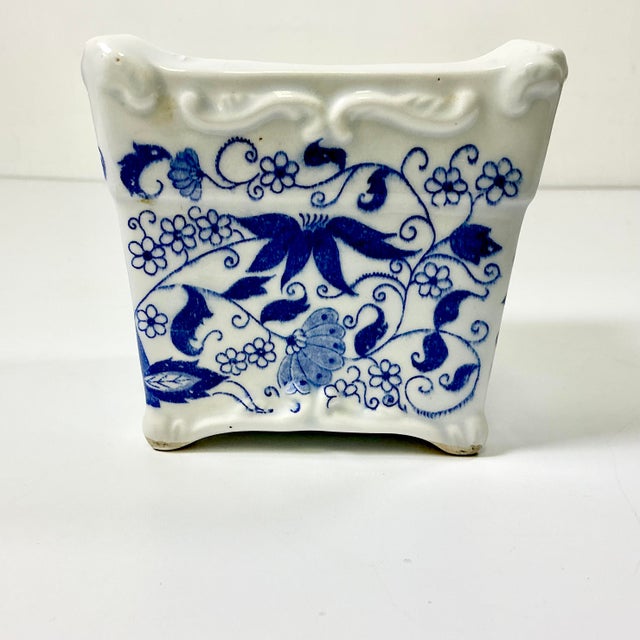 1940s Vintage Boho Chic Hollywood Regency Chinoiserie Blue Onion Petite Planter For Sale - Image 10 of 10