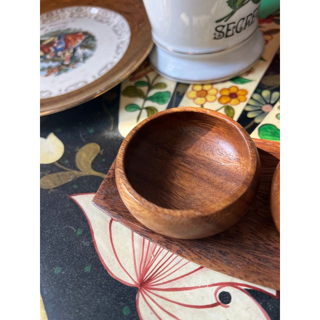 1970s 1970s Pair of Hand Carved Bowls and Tray With Pineapple Accents- Set of 3 For Sale - Image 5 of 12