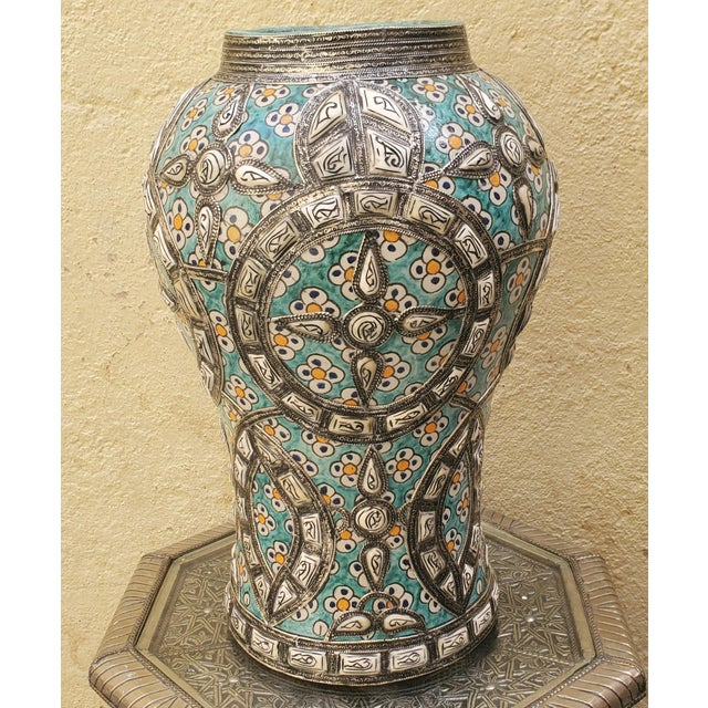 2000 - 2009 Tall Hand Painted Moroccan Resin and Metal Inlay Vase / Turquoise For Sale - Image 5 of 6