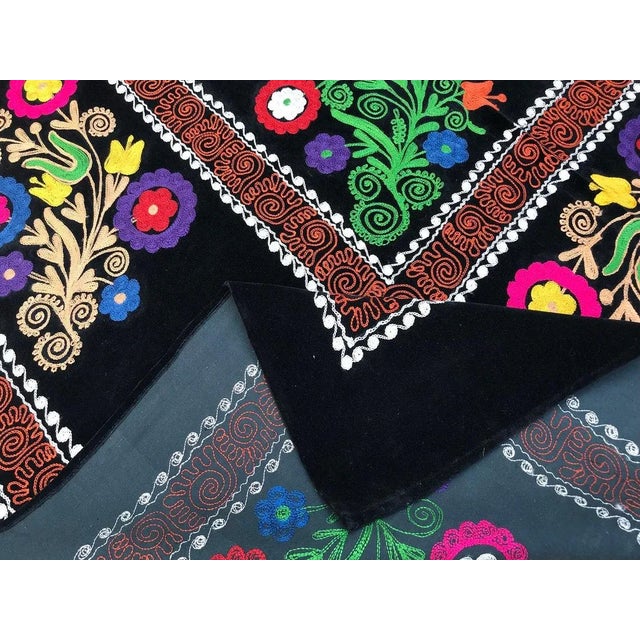 Vintage Velvet Table Cloth with Flower Bouquets, 1960 For Sale - Image 6 of 7