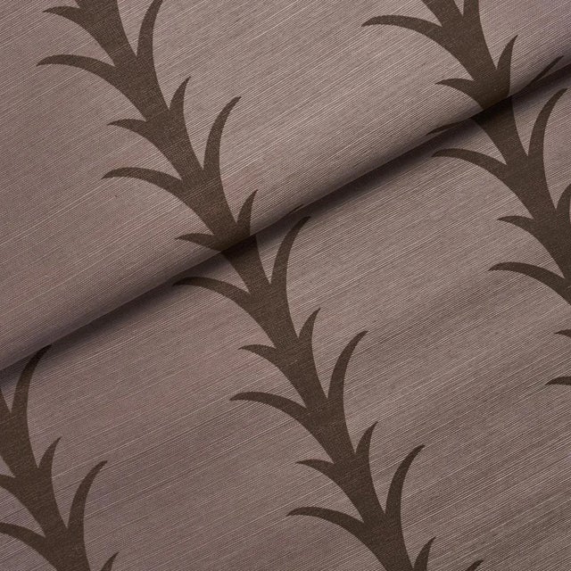 Schumacher SAMPLE - Schumacher x Celerie Kemble Acanthus Stripe Sisal Wallpaper In Rose Antique For Sale - Image 4 of 4