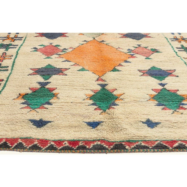 Berber Tribes of Morocco Vintage Azilal Moroccan Rug, 05'02 X 08'09 For Sale - Image 4 of 10