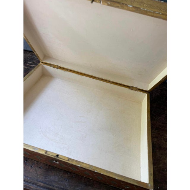 Early 19th Century Large Vintage Florentine Box Made in Italy For Sale - Image 5 of 9
