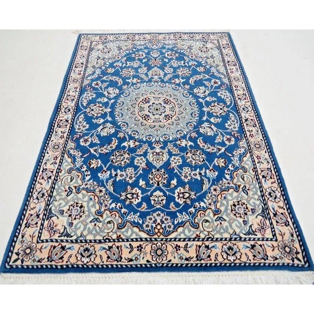 Middle Eastern Hand-Knotted Rug in Virgin Wool and Silk For Sale - Image 4 of 10