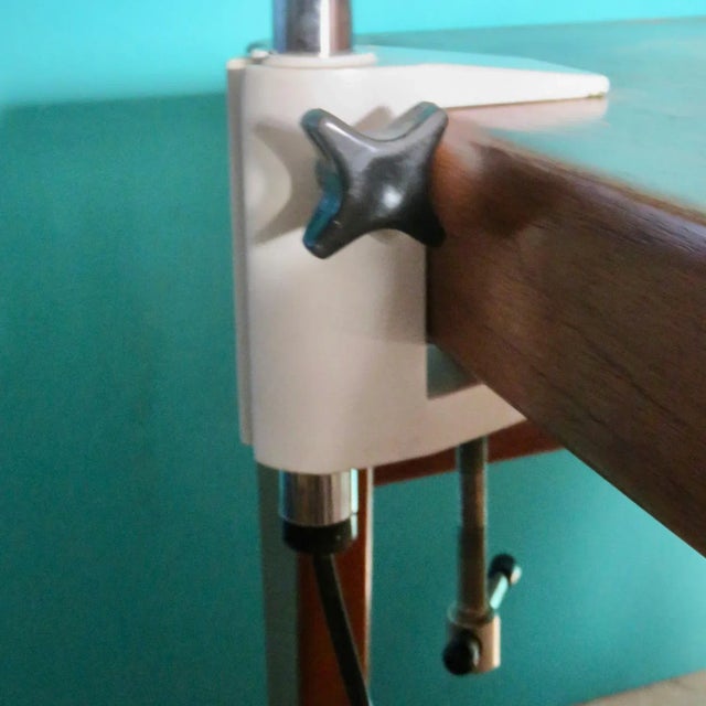 White Delux Tall Desk Lamp with Articulated Arm by Tord Bjorklund for Falkenbergs Belysning, 1975 For Sale - Image 8 of 11