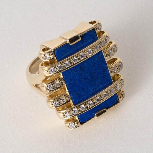Contemporary Vintage 18k Gold 9.03 Carat Lapis Lazuli and Diamond Sculptural Statement Ring, Size 7.5 For Sale - Image 3 of 5