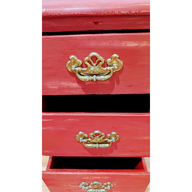 Mid 20th Century Vintage Distressed Shabby Chic Chest 3 Drawer Mid 20th Century For Sale - Image 5 of 7