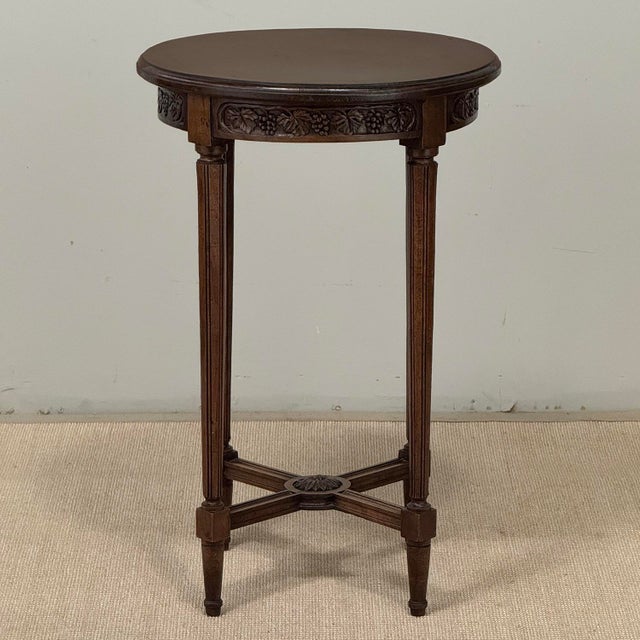 Early 20th Century Antique French Louis XVI Style Hand Carved Walnut Guéridon ~ Side Table For Sale - Image 5 of 17