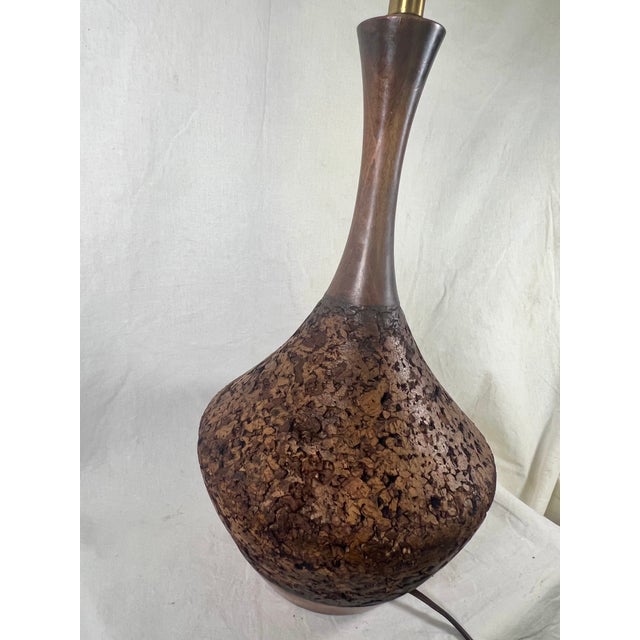 1960s Mid-Century Modern Sculptural Teardrop Cork and Walnut Table Lamp With Original Pleated Shade For Sale - Image 9 of 13