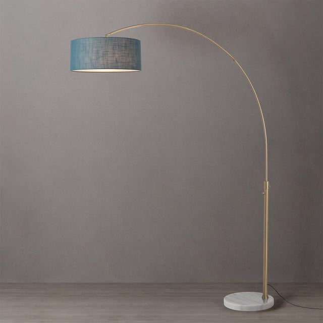 Mid-Century Modern 1960s Nova of California Adjustable Brass Floor Lamp - Dimmable, Pool Blue Linen Shade, White Marble Base For Sale - Image 3 of 4