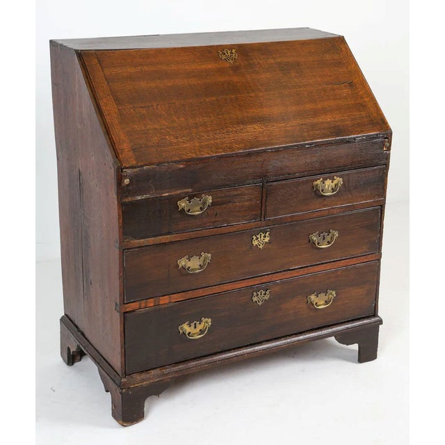 Brown 18th Century George III Quartersawn Oak Slat-Front Bureau / Desk For Sale - Image 8 of 10