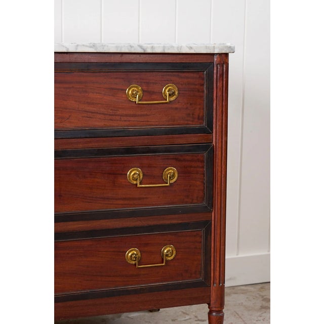 Brown Louis XVI Period 18th Century French Commode With White Marble Top + Ebony Banding (C. 1780) For Sale - Image 8 of 14