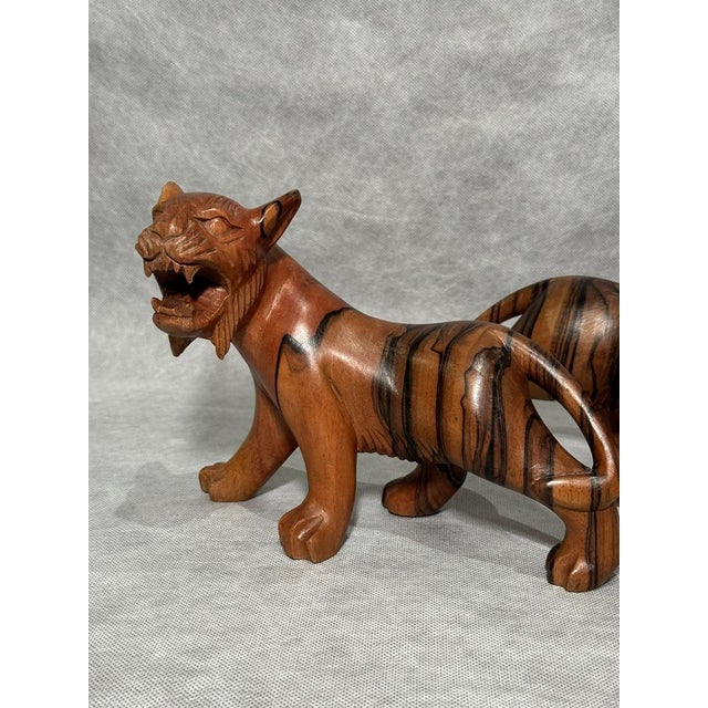 1970s Hand-Carved Wooden Tigers, 1970s, Set of 2 For Sale - Image 5 of 13