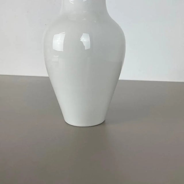 White Small Op Art Vase Porcelain German Vase from KPM Berlin Ceramics, Germany, 1960s For Sale - Image 8 of 17