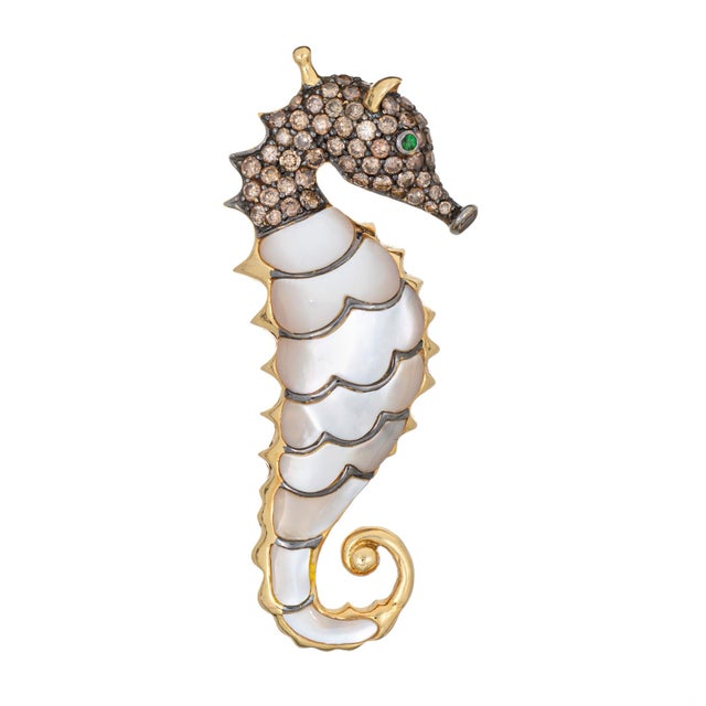 Metal Convertible Seahorse Ring to Pendant Estate Diamond 18k Yellow Gold Sz 7 Ocean For Sale - Image 7 of 8