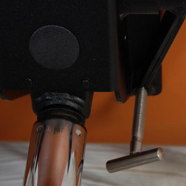 Office Chair in Whisky Classic Leather by Arne Jacobsen For Sale - Image 14 of 17