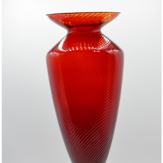 Italian Large 1950s Red Swiral Venetian Italian Glass Trumpet Pedestal Vase With Gold Leaf Aventurine For Sale - Image 3 of 10