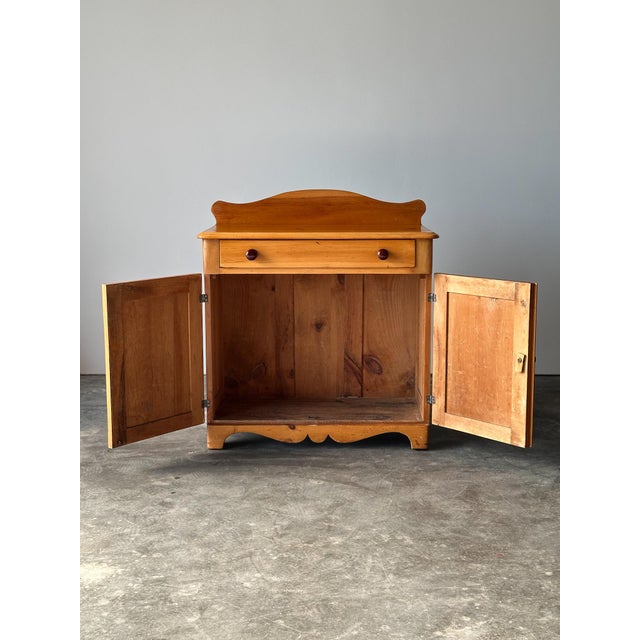 Vintage American Farmhouse Pine Washstand Cabinet Sideboard For Sale - Image 10 of 18