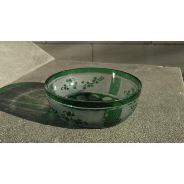 1980s Celtic Knot Irish Crystal Bowl Green Cut-to-Clear Shamrocks on Frosted Panels For Sale - Image 11 of 15