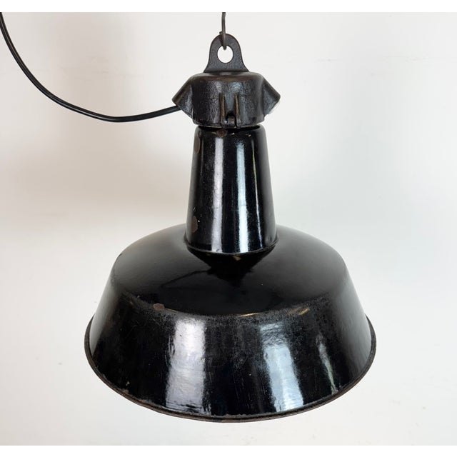 Industrial Black Enamel Factory Lamp with Cast Iron Top, 1950s For Sale - Image 9 of 18